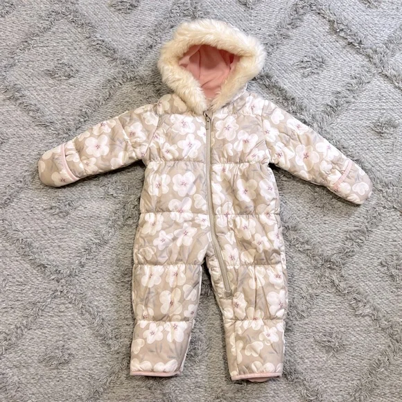Carters Baby Girl Vintage Floral Pram Snowsuit 12M EUC - Picture 3 of 9